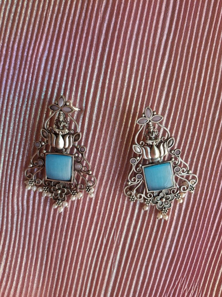 BLUE KIARA SILVER POLISHED DANGLER