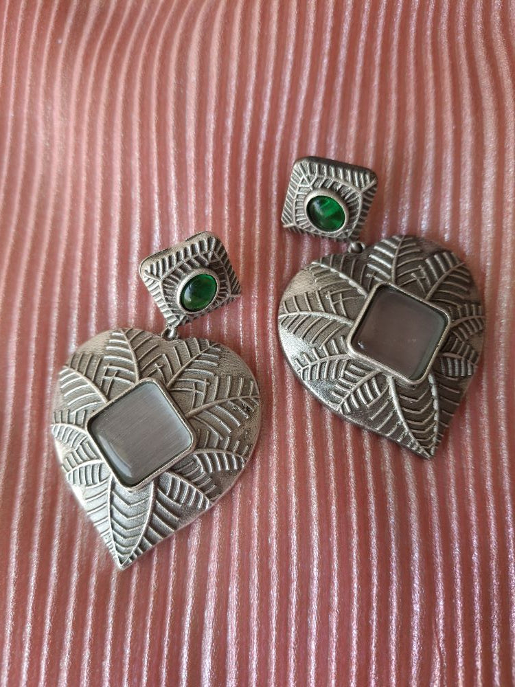 WHITE IRA SILVER DANGLER