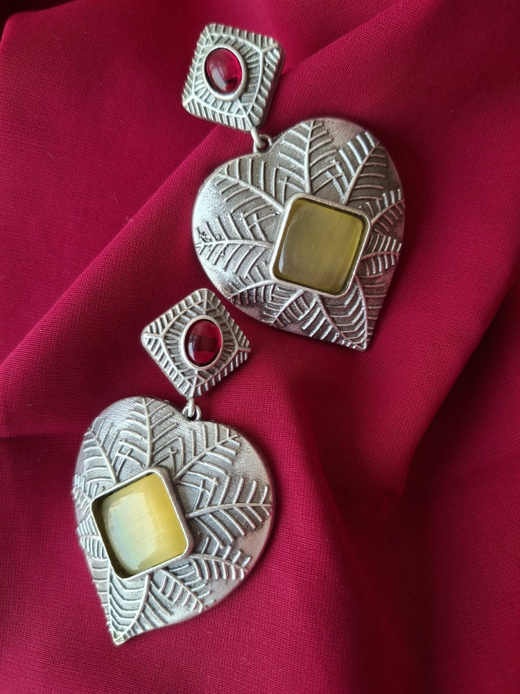MUSTER YELLOW IRA SILVER POLISHED DANGLER