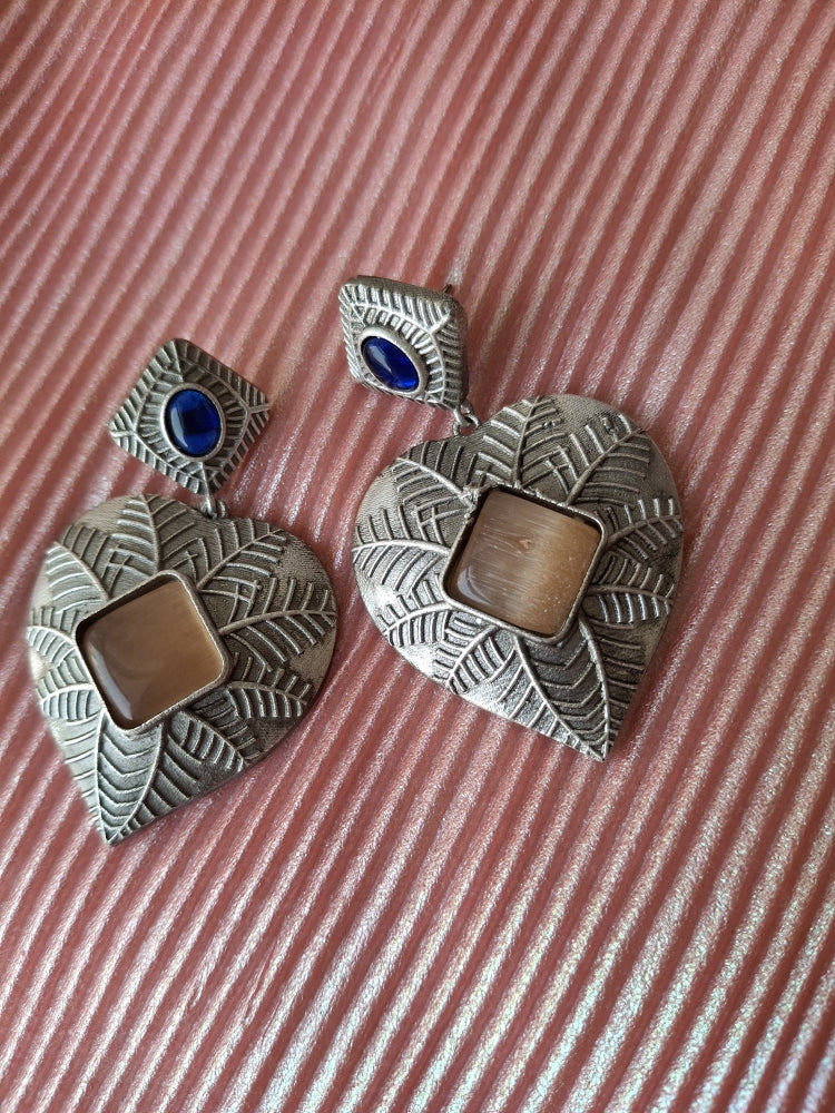 BROWN IRA SILVER POLISHED DANGLER
