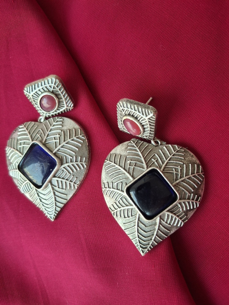 NAVY BLUE IRA SILVER POLISHED DANGLER