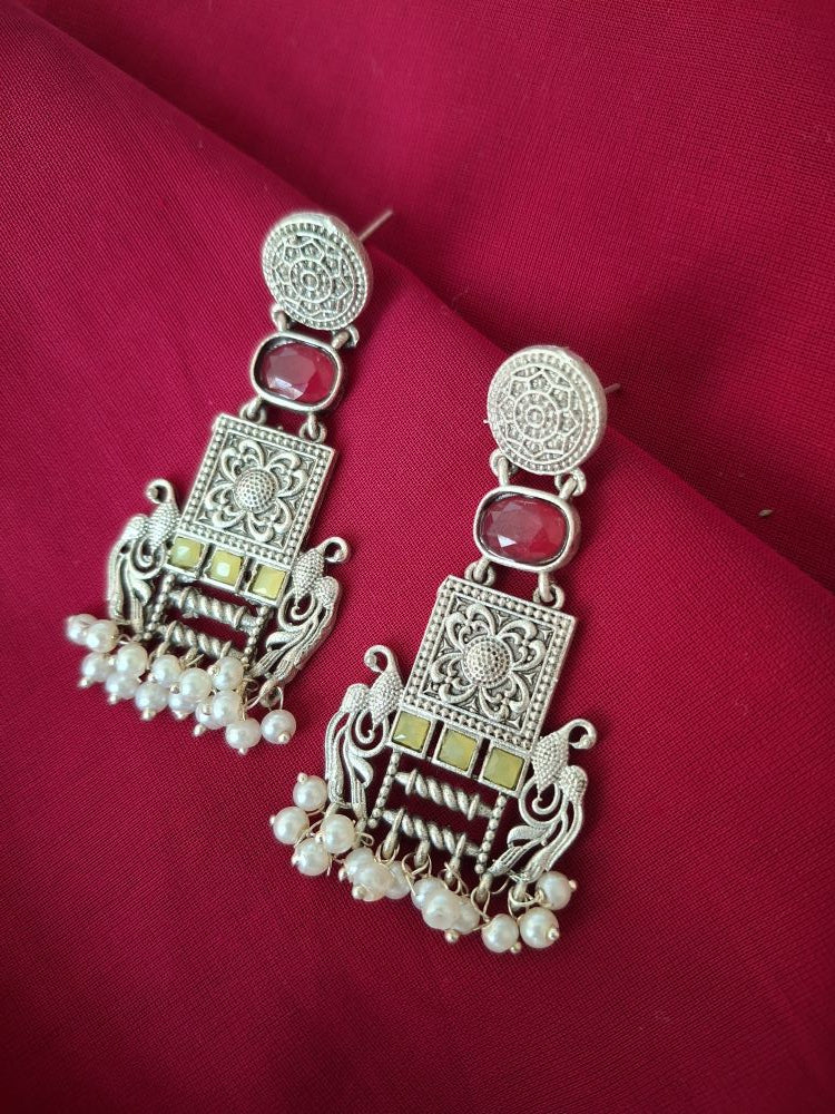 RED ARIKA SILVER DANGLER