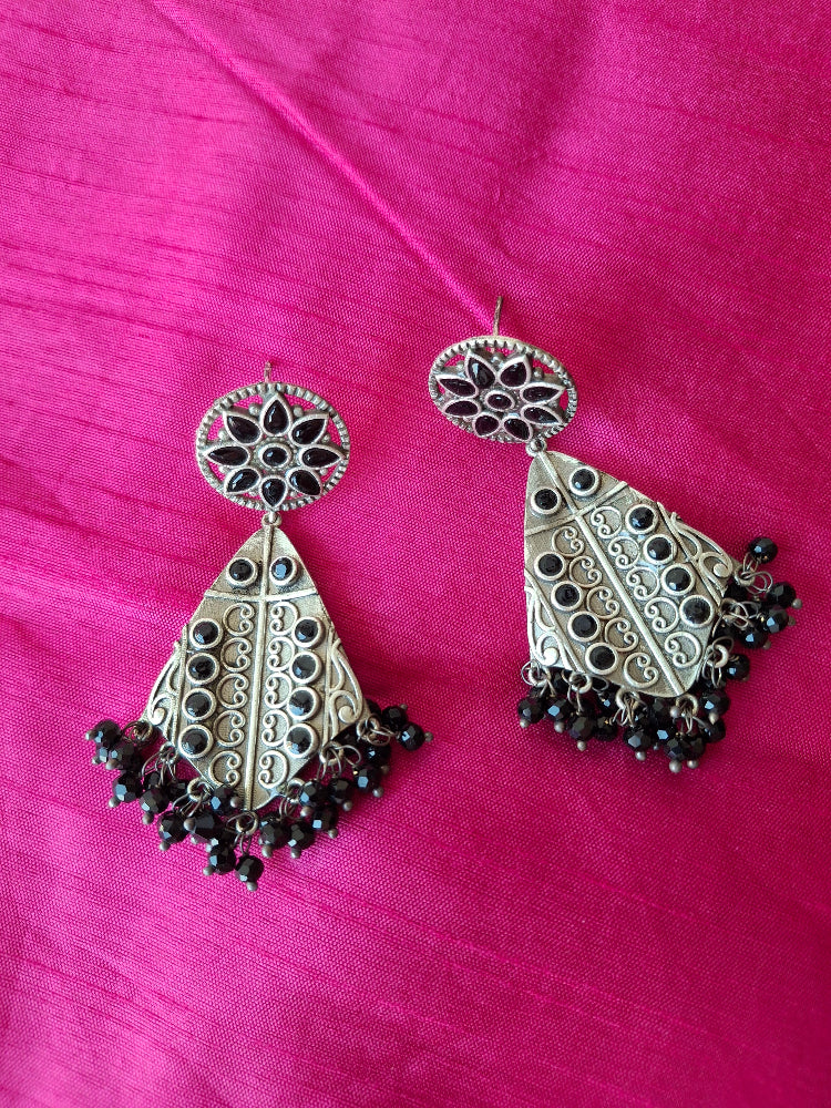 BLACK KAVYA SILVER POLISHED DANGLER