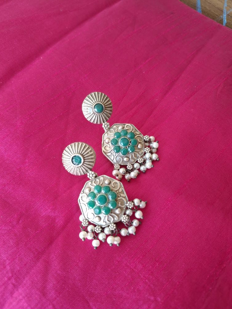 EMERALD KASHVI SILVER POLISHED DANGLER
