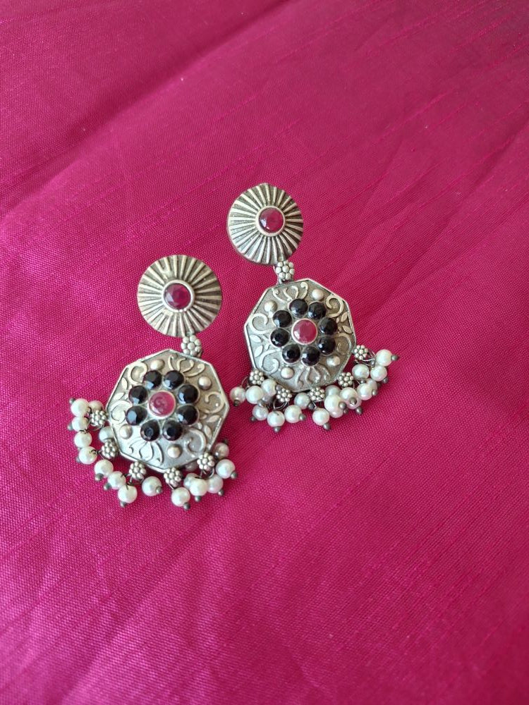 BLACK KASHVI SILVER POLISHED DANGLER