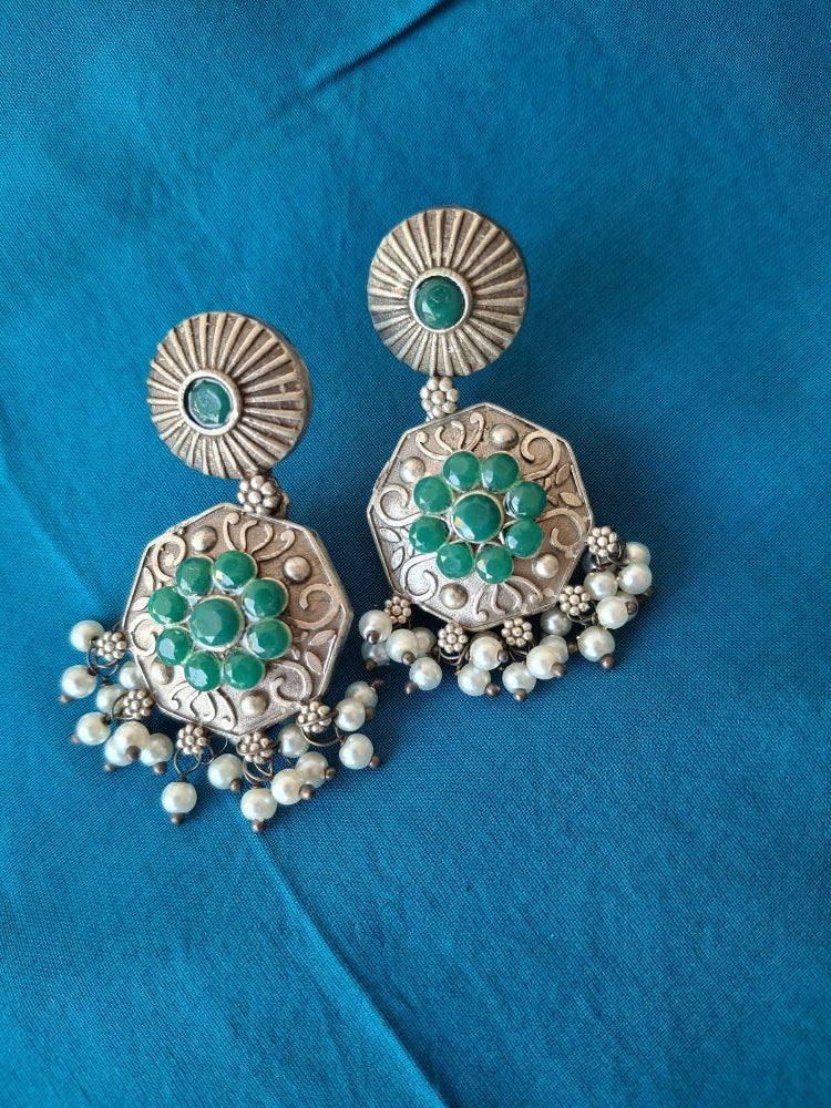 EMERALD KASHVI SILVER POLISHED DANGLER