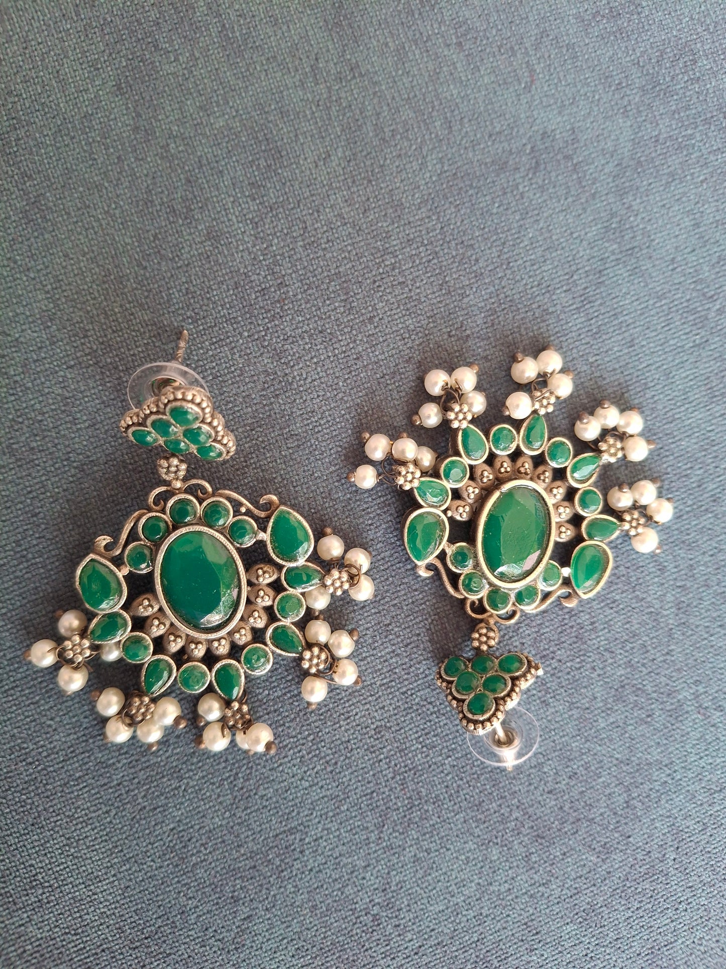 EMERALD ISHANVI SILVER POLISHED DANGLER