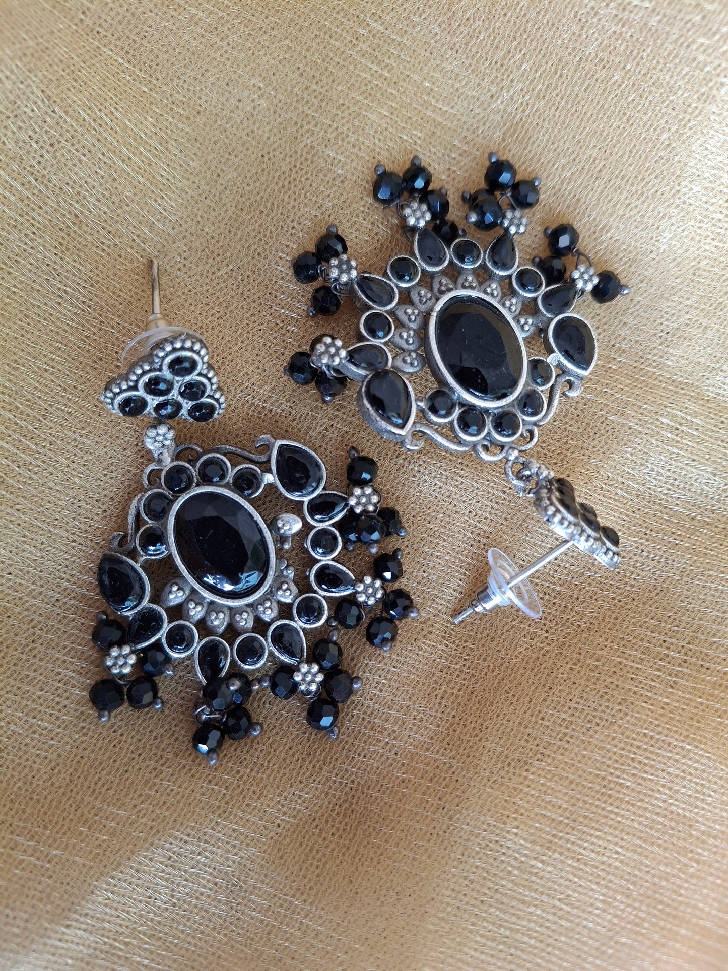 BLACK ISHANVI SILVER POLISHED DANGLER