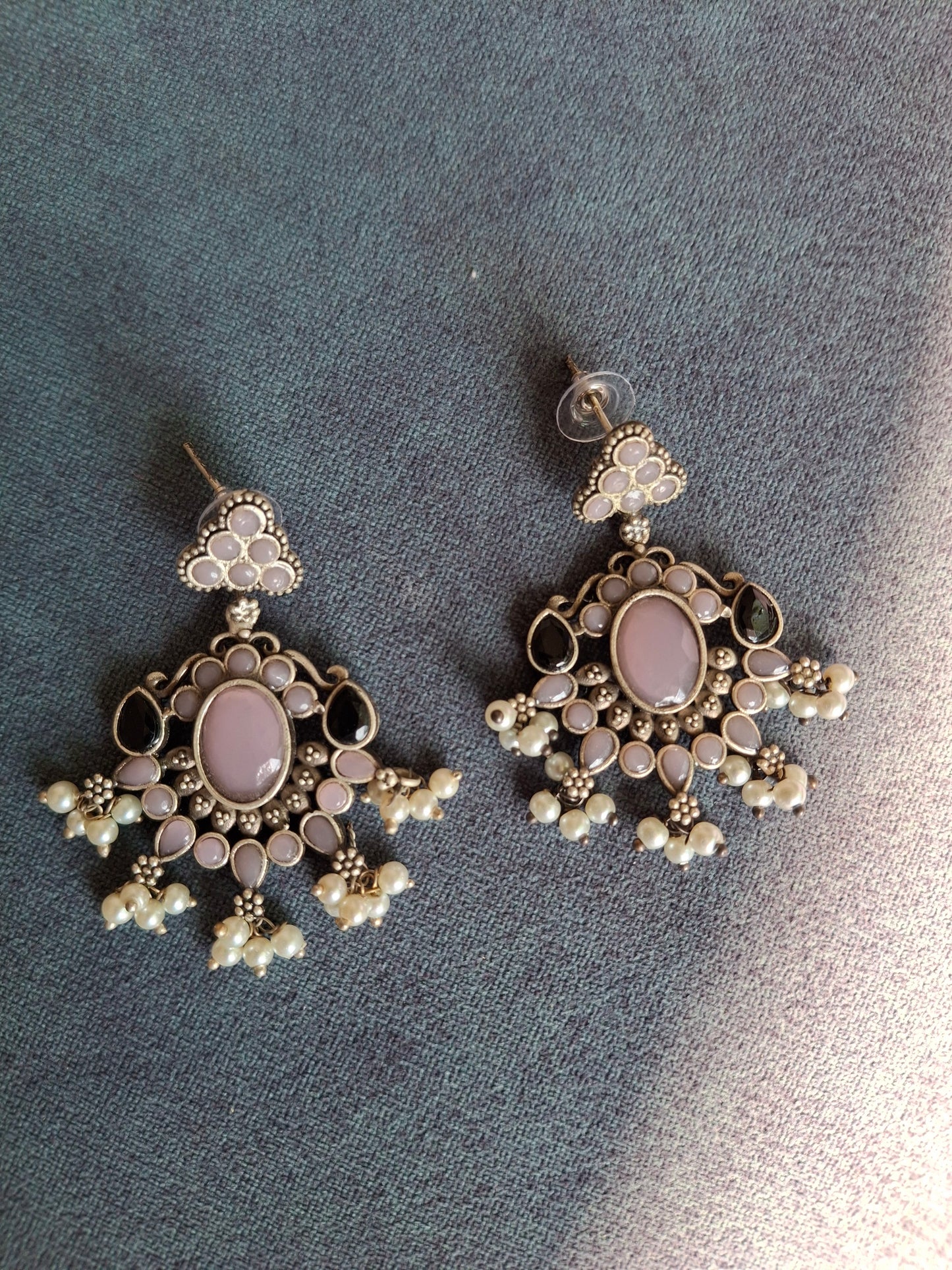 PINK ISHANVI SILVER DANGLER