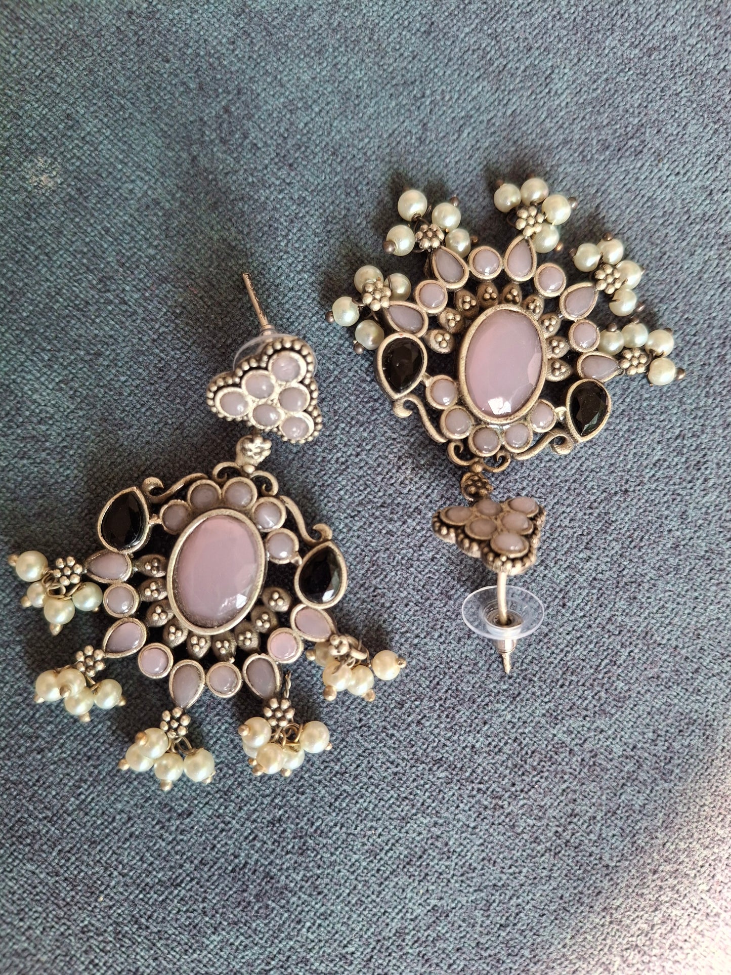 PINK ISHANVI SILVER DANGLER