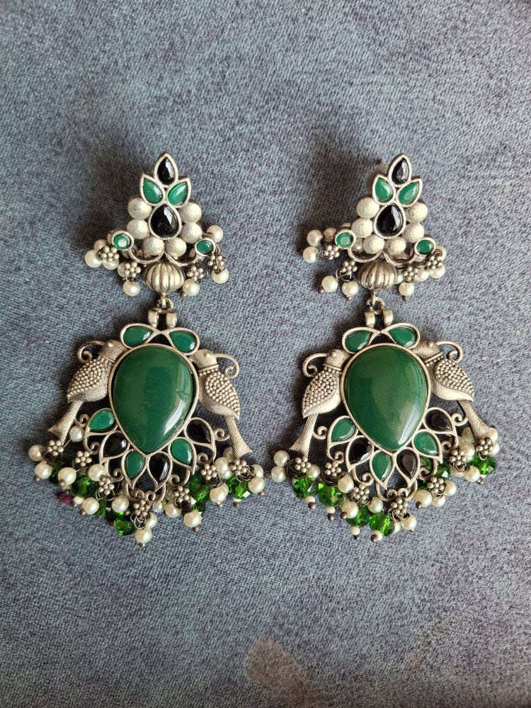EMERALD KYARA SILVER POLISHED DANGLERS
