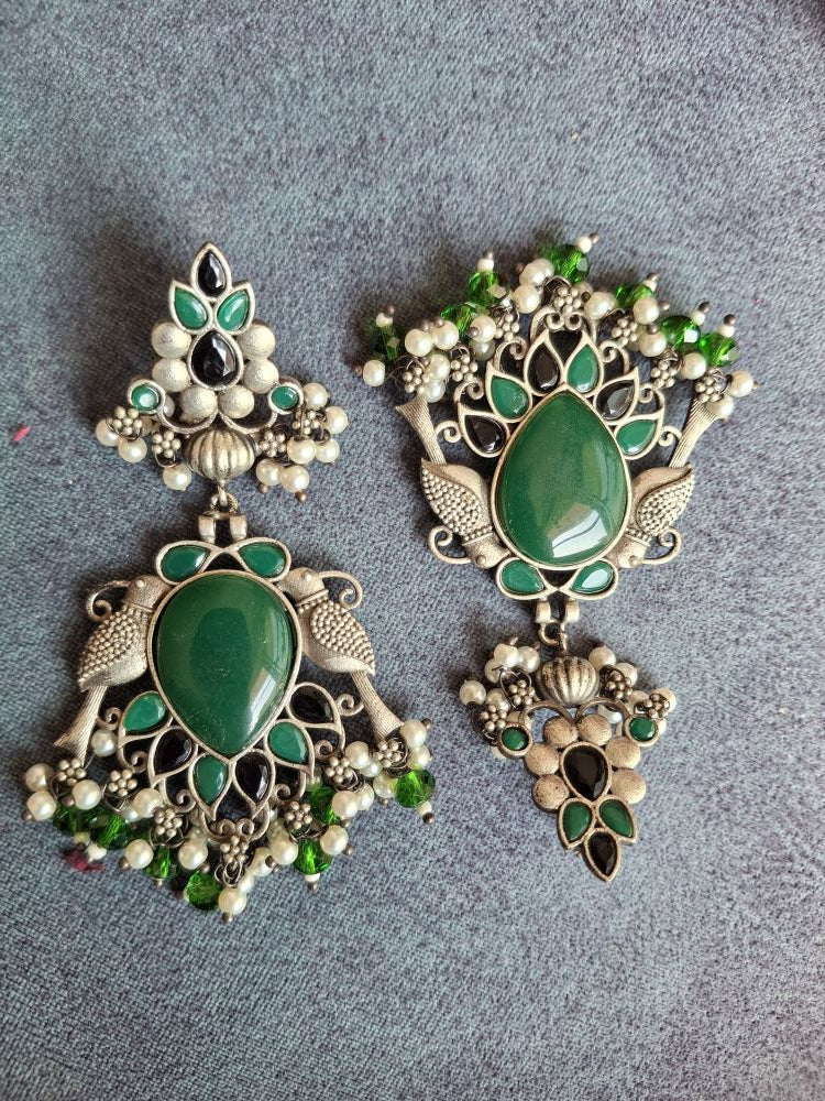 EMERALD KYARA SILVER POLISHED DANGLERS