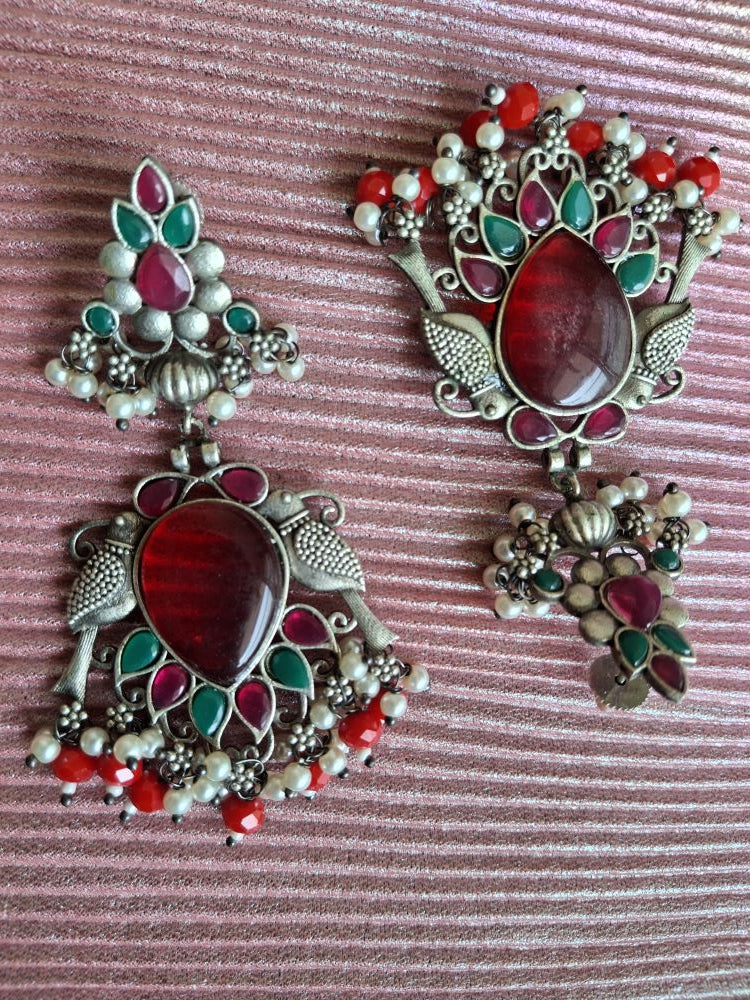 RED GREEN KYARA SILVER POLISHED DANGLER