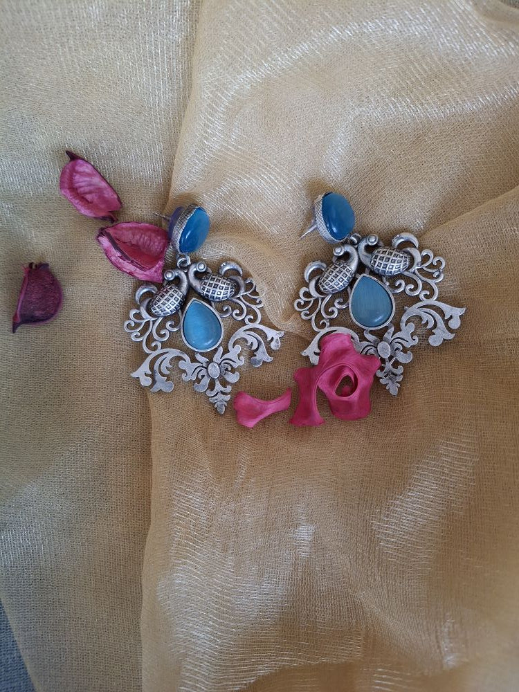 BLUE KINA SILVER POLISHED DANGLER