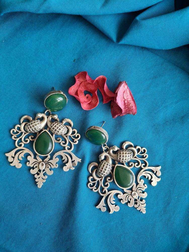 EMERALD KINA SILVER DANGLER