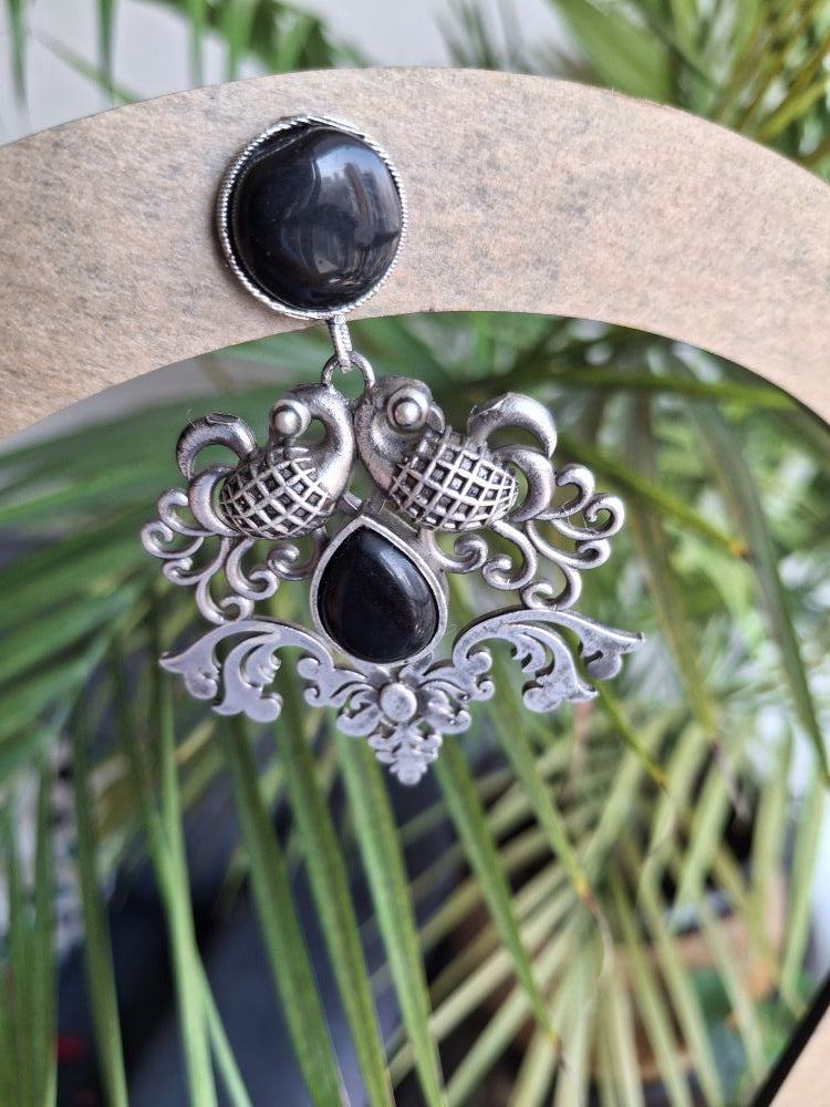 BLACK KINA SILVER POLISHED DANGLER