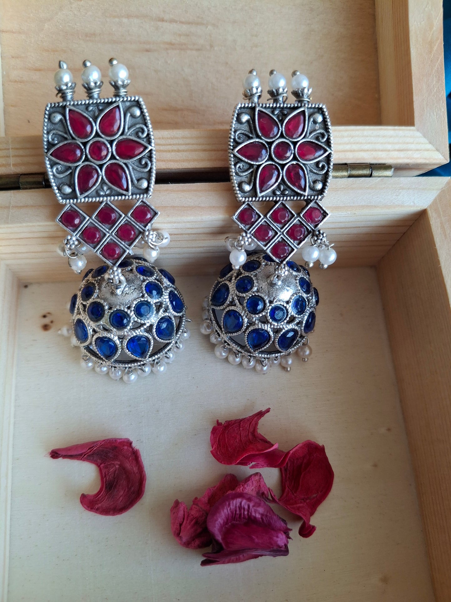 RED & NAVY MAHIRA SILVER JHUMKI
