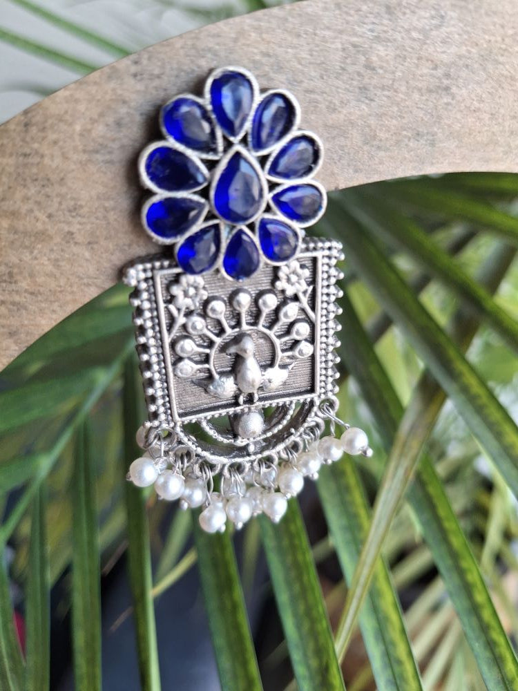 NAVY BLUE MAYRA SILVER POLISHED DANGLER