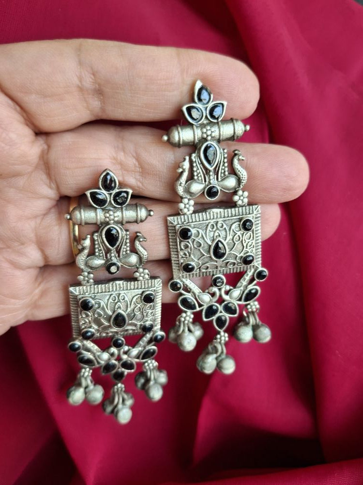 BLACK MAYRA SILVER POLISHED DANGLER