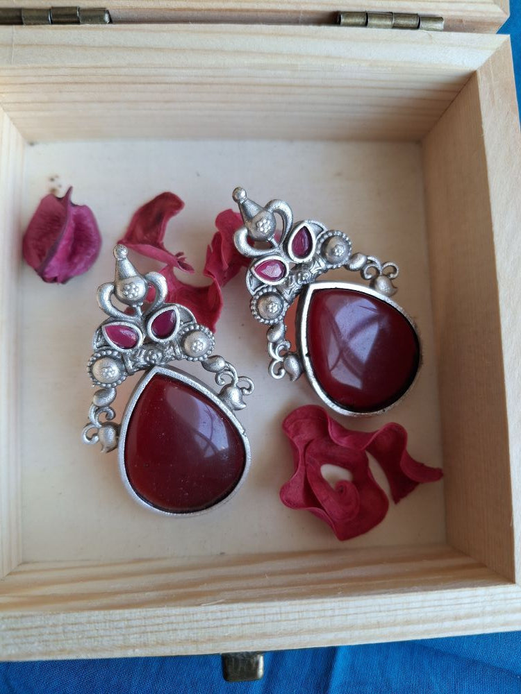 RED MIRAYA SILVER POLISHED DANGLER