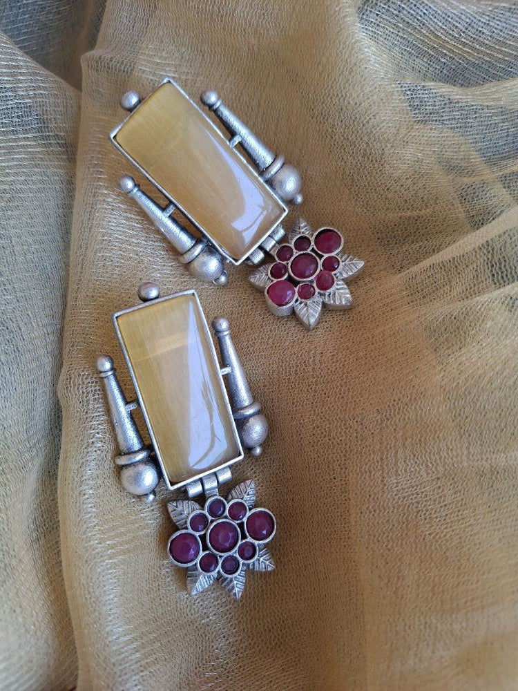 MUSTER YELLOW MISHITA SILVER POLISHED DANGLER
