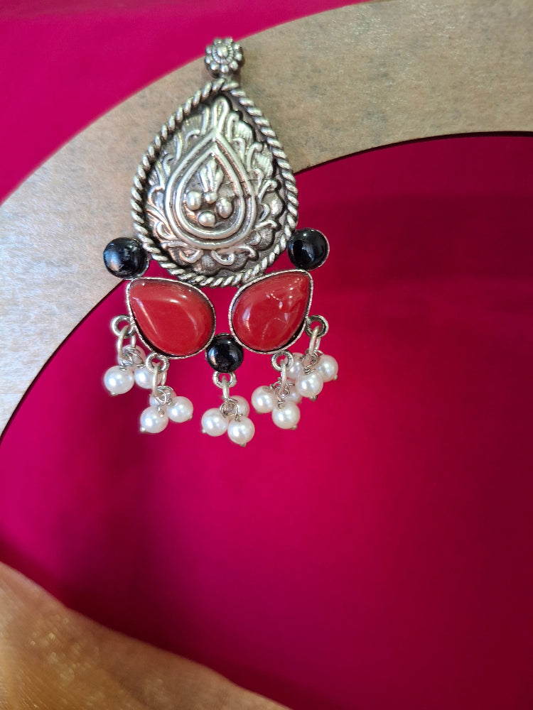 RED & BLACK MISHIKA SILVER DANGLER