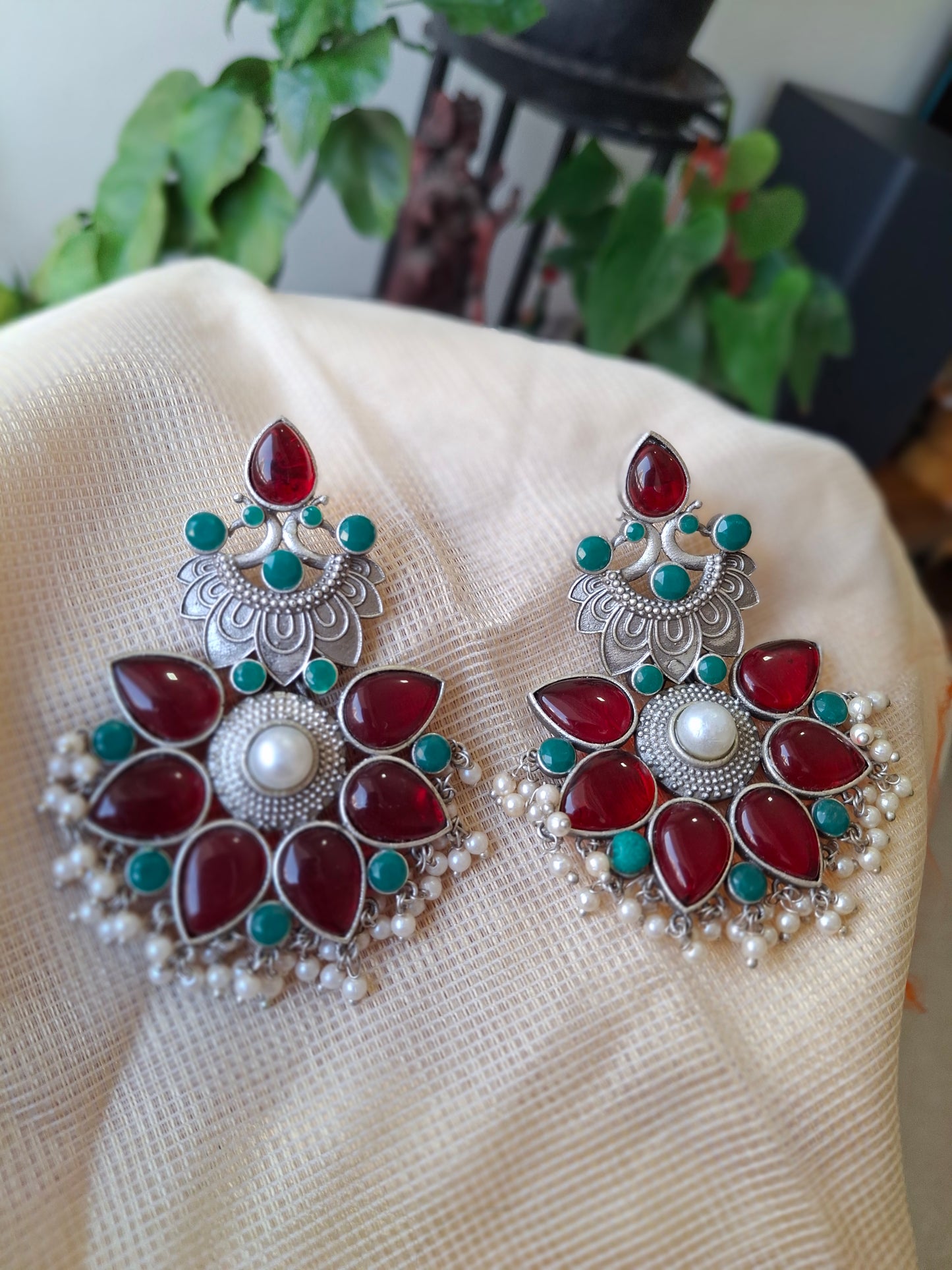RED GREEN AARNA SILVER POLISHED DANGLER