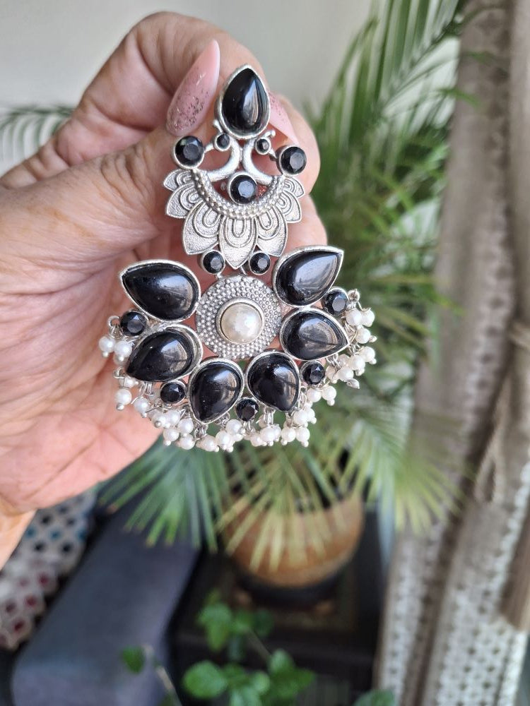 BLACK AARNA SILVER POLISHD DANGLERS