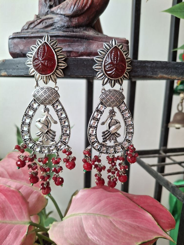 RED AASHI OXIDISED CHANDBALIS WITH MANGTIKA