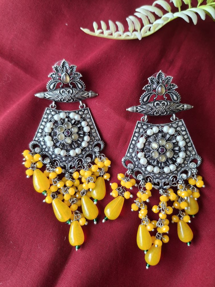 MUSTER YELLOW AMAYA OXIDISED DANGLER
