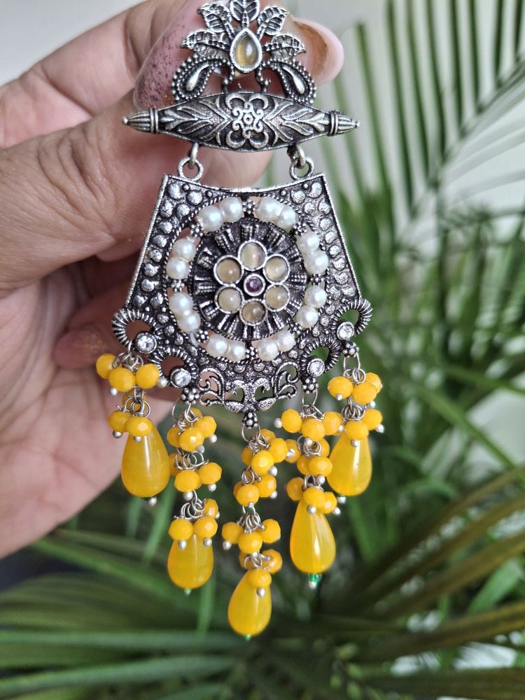 MUSTER YELLOW AMAYA OXIDISED DANGLER