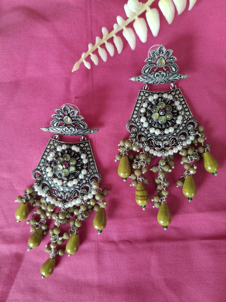 MEHANDI AMAYA OXIDISED DANGLER