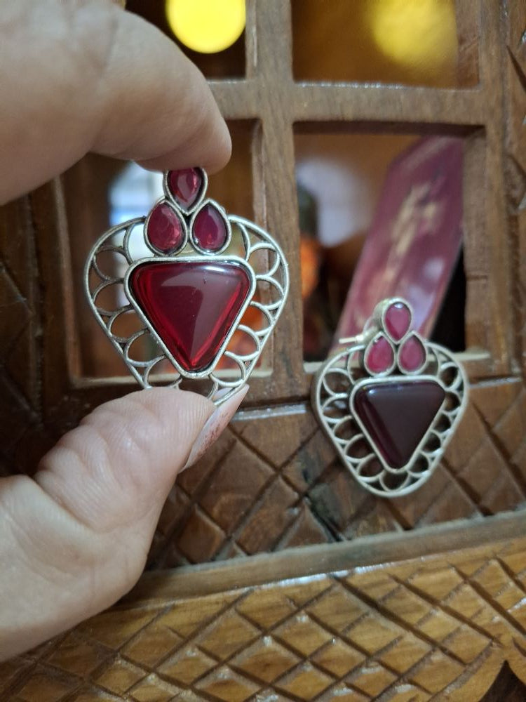 RED SHANAYA SILVER STUD