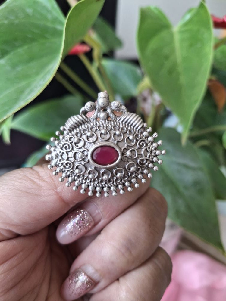 RED SIARA SILVER STUD