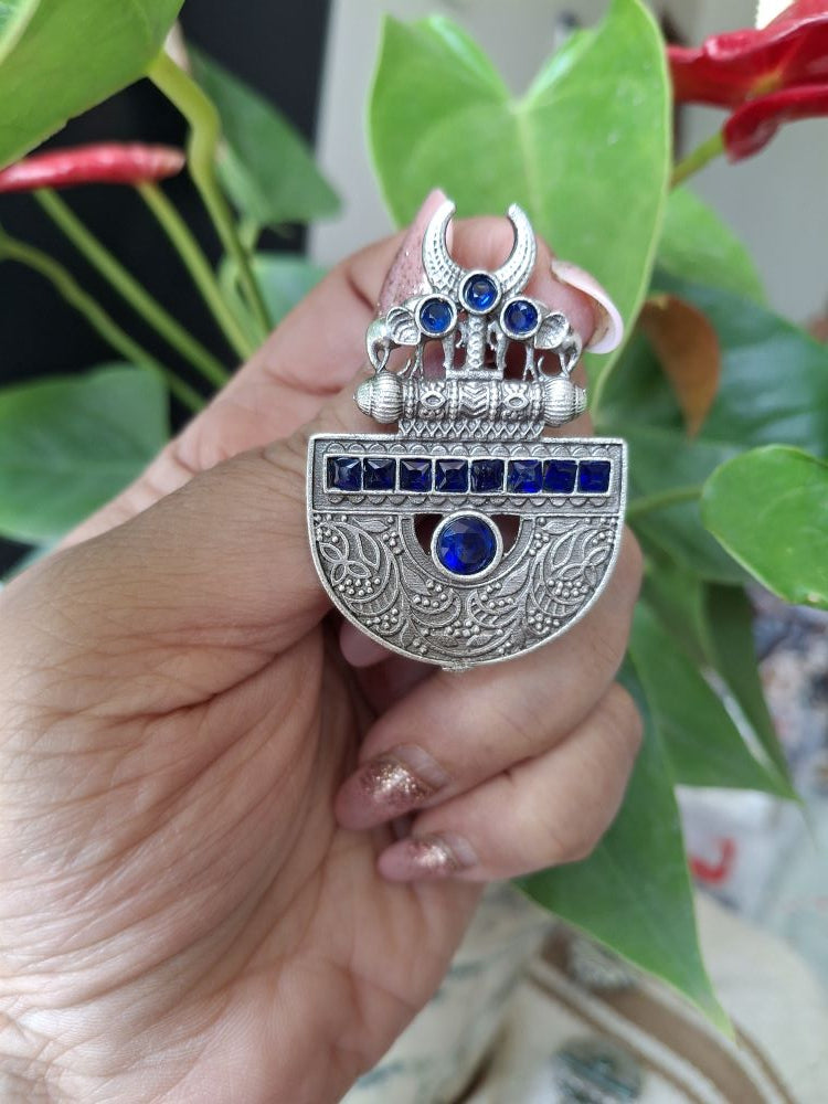 NAVY BLUE SHREENIKA SILVER DANGLER