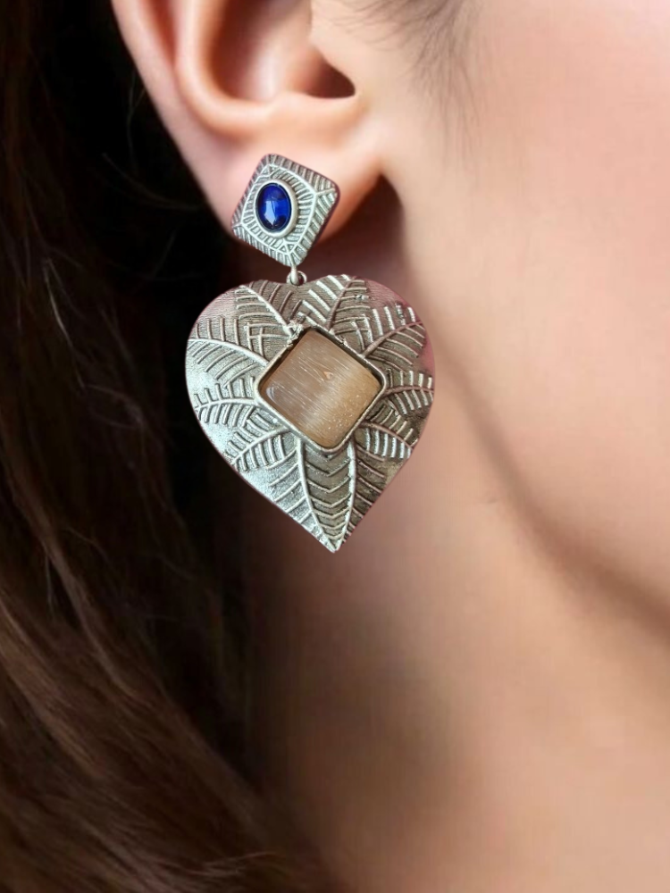 BROWN IRA SILVER POLISHED DANGLER