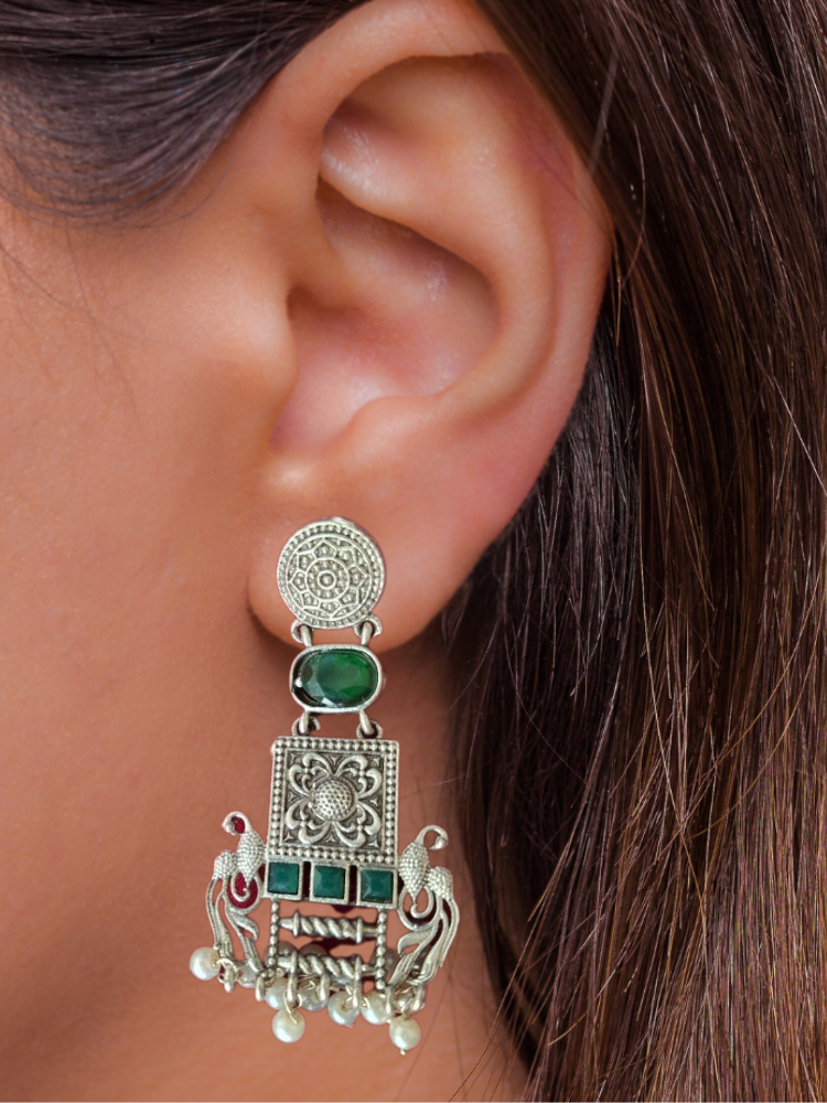 EMERALD ARIKA SILVER POLISHED DANGLER