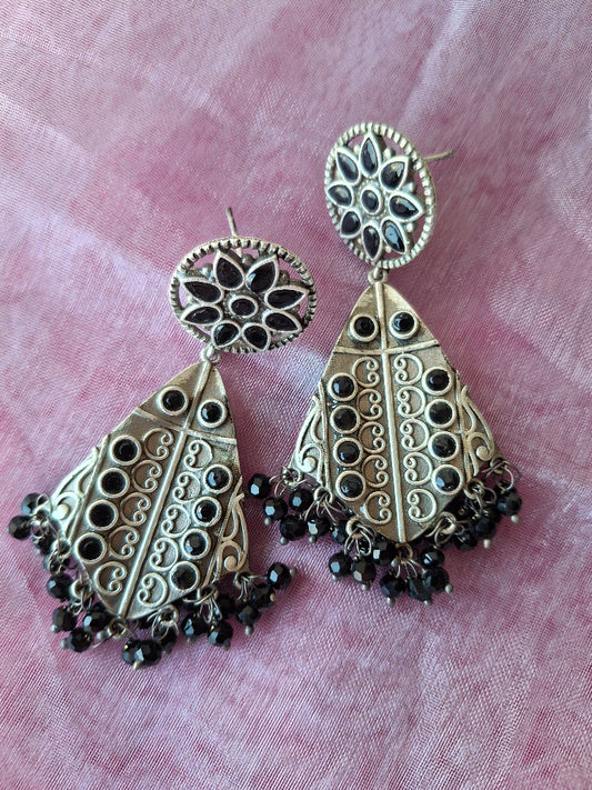 BLACK KAVYA SILVER POLISHED DANGLER