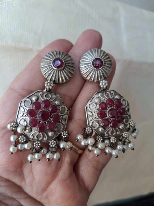 RED KASHVI SILVER POLISHED DANGLER