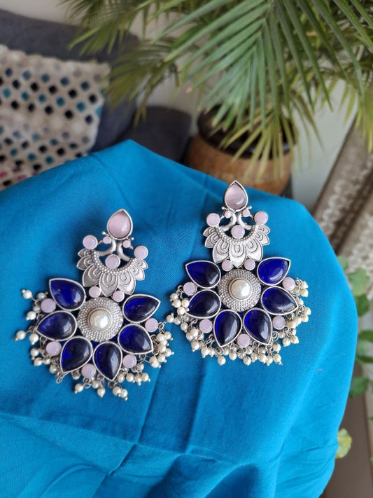 NAVY BLUE AARNA SILVER POLISHED DANGLER
