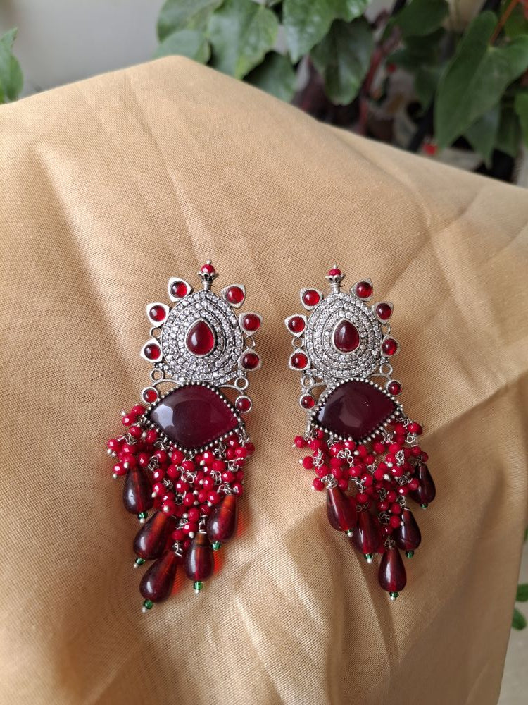RED ADVIKA OXIDISED DANGLER