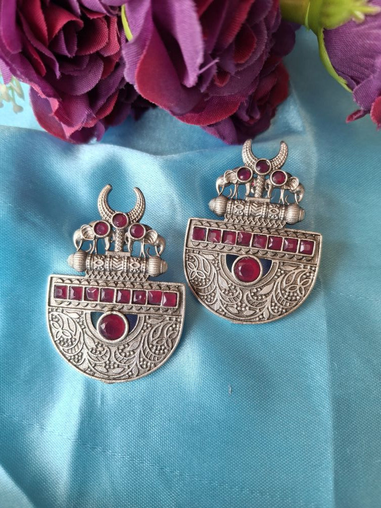 RED SHREENIKA SILVER DANGLER