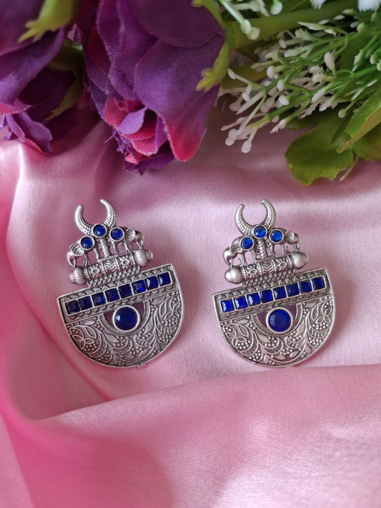 NAVY BLUE SHREENIKA SILVER DANGLER